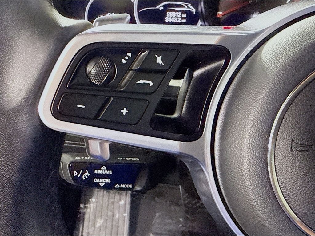2023 Porsche Cayenne Base