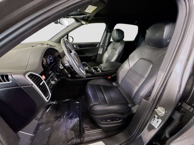 2023 Porsche Cayenne Base