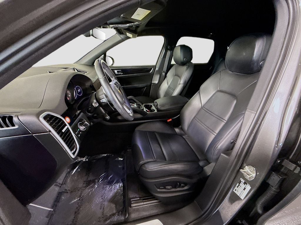 2023 Porsche Cayenne Base