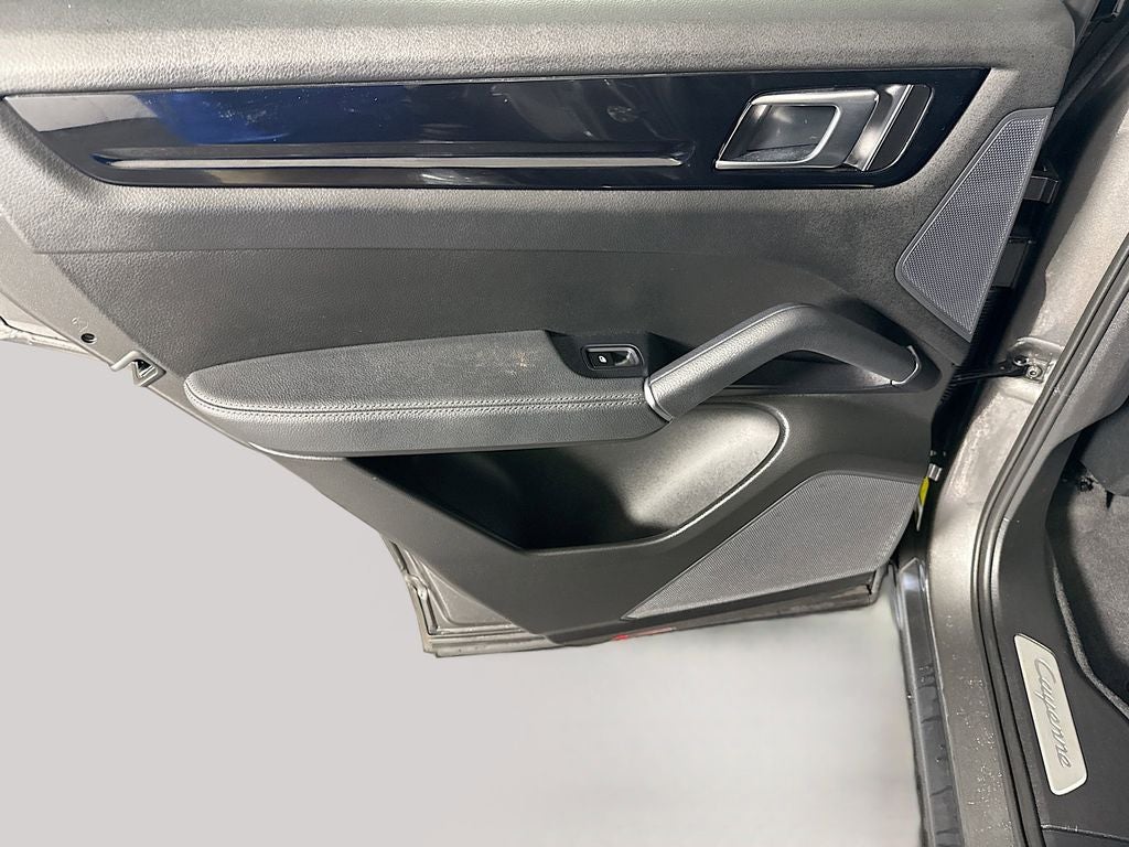 2023 Porsche Cayenne Base