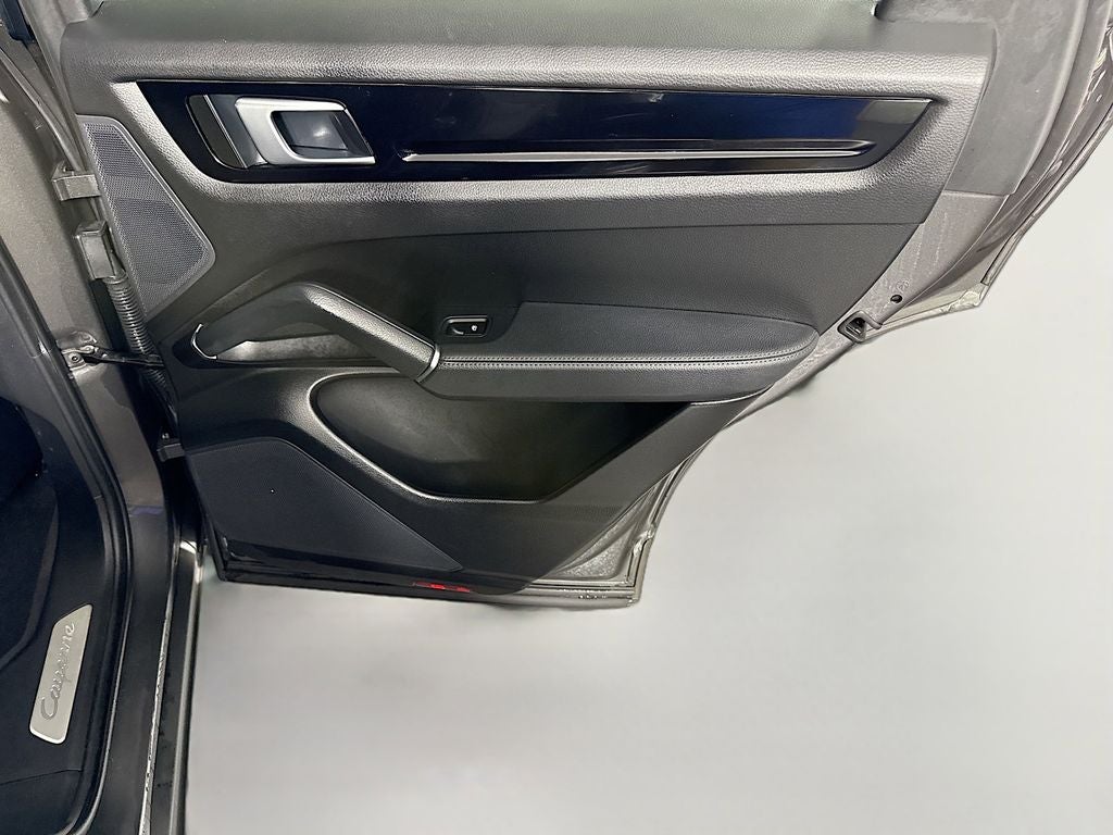 2023 Porsche Cayenne Base