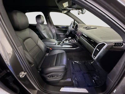 2023 Porsche Cayenne Base