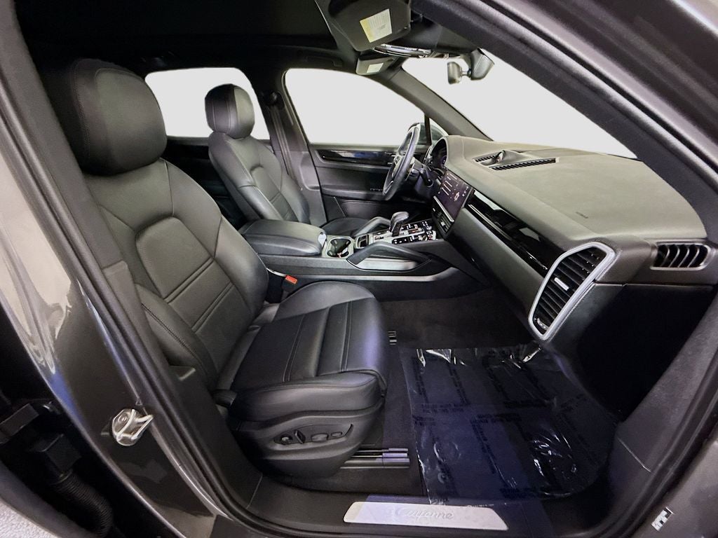 2023 Porsche Cayenne Base