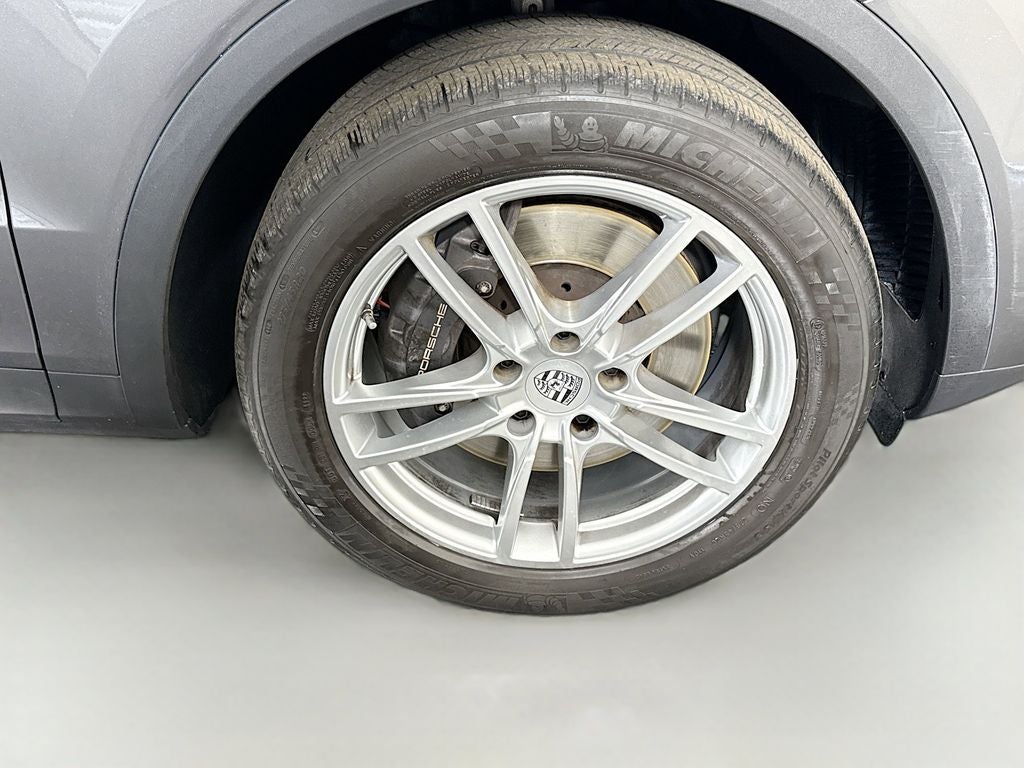 2023 Porsche Cayenne Base