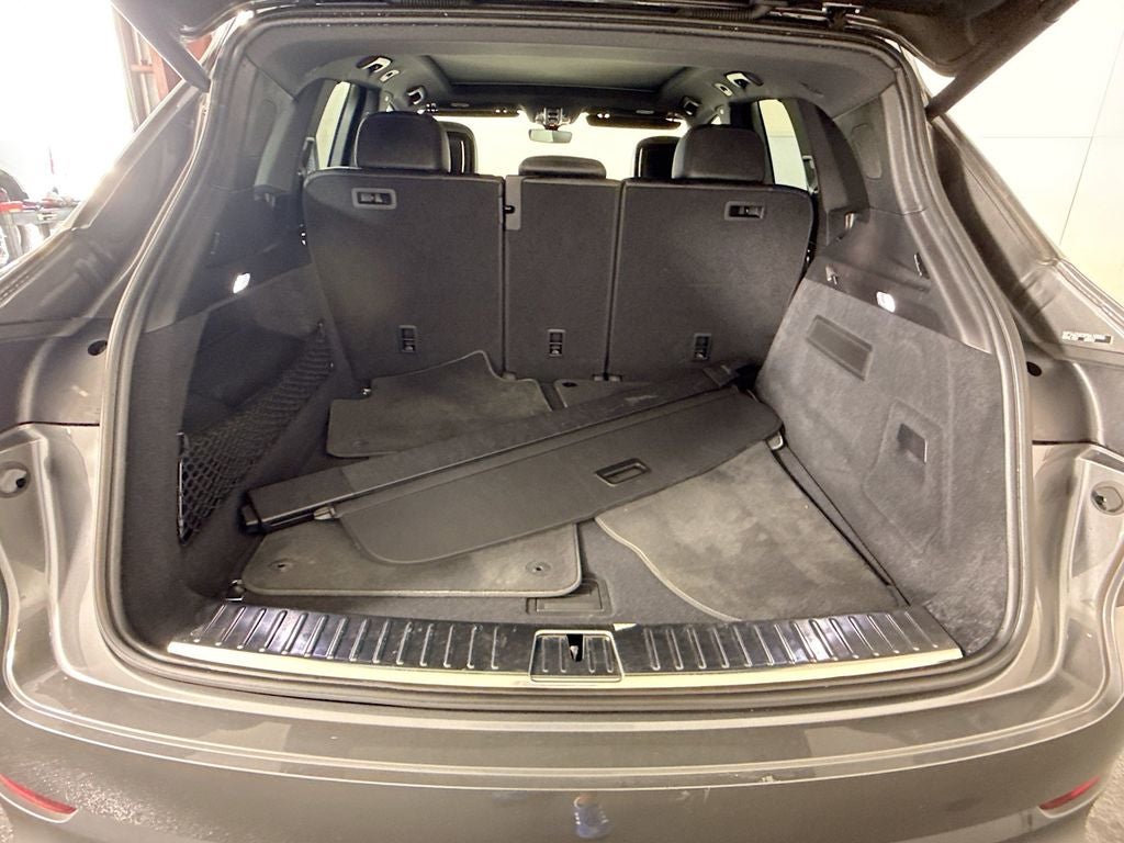 2023 Porsche Cayenne Base