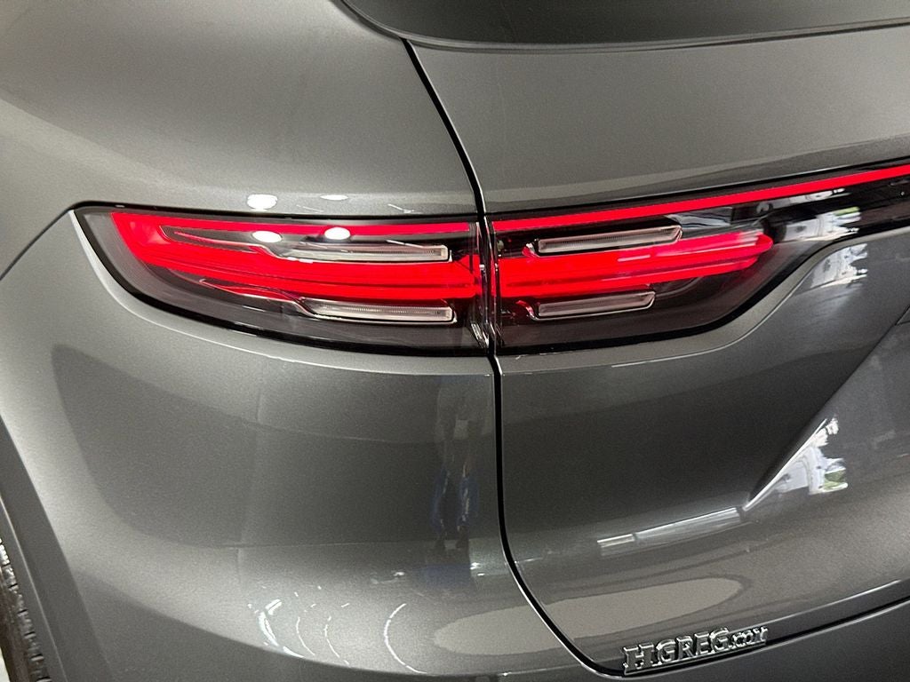 2023 Porsche Cayenne Base