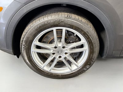 2023 Porsche Cayenne Base