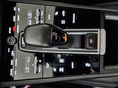 2023 Porsche Cayenne Platinum Edition