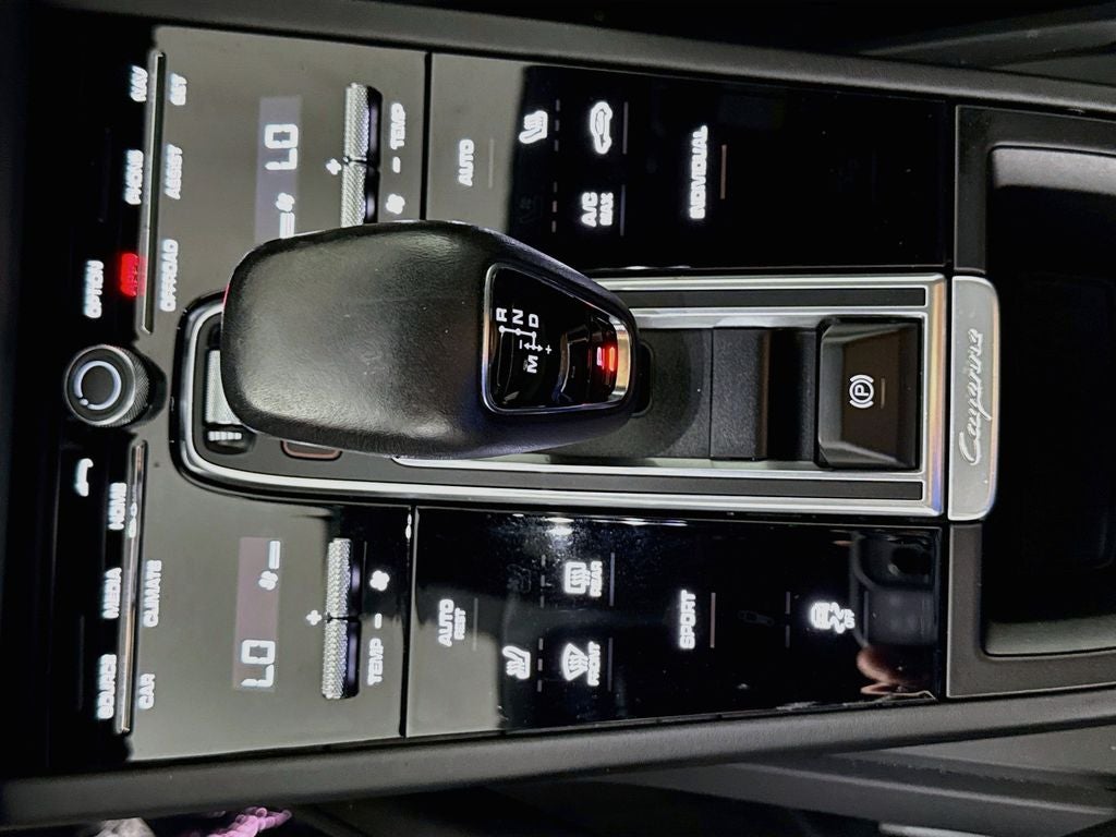 2023 Porsche Cayenne Platinum Edition