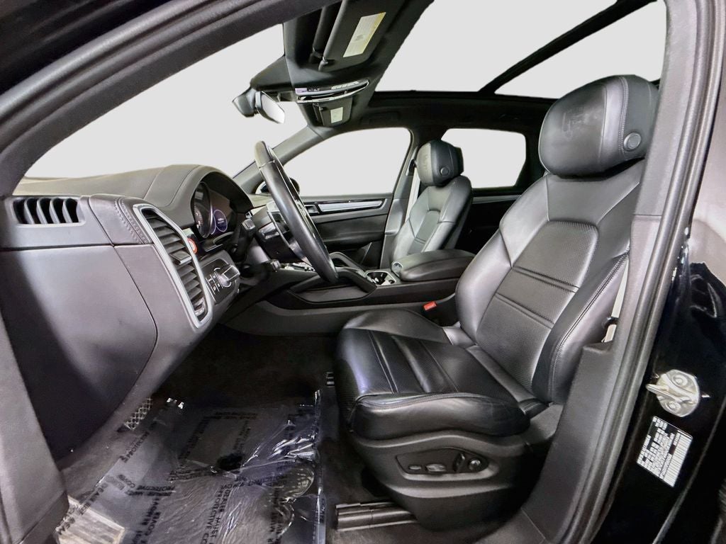 2023 Porsche Cayenne Platinum Edition