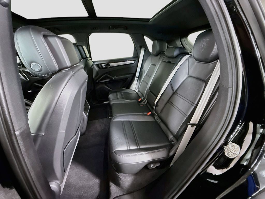 2023 Porsche Cayenne Platinum Edition