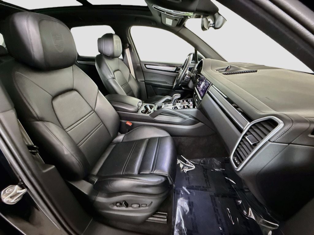 2023 Porsche Cayenne Platinum Edition
