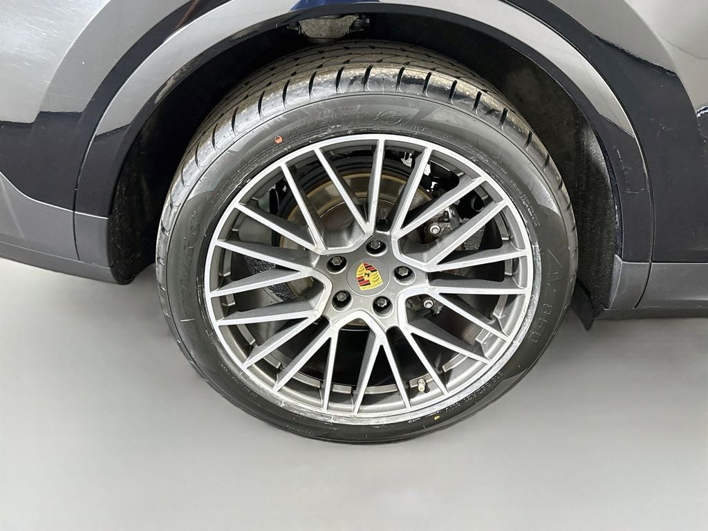 2023 Porsche Cayenne Platinum Edition