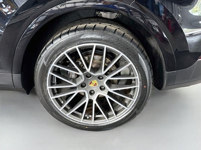 2023 Porsche Cayenne Platinum Edition