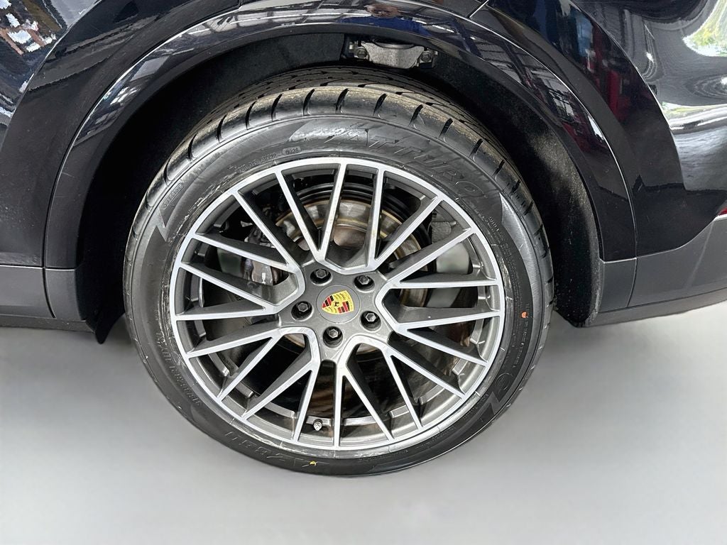 2023 Porsche Cayenne Platinum Edition