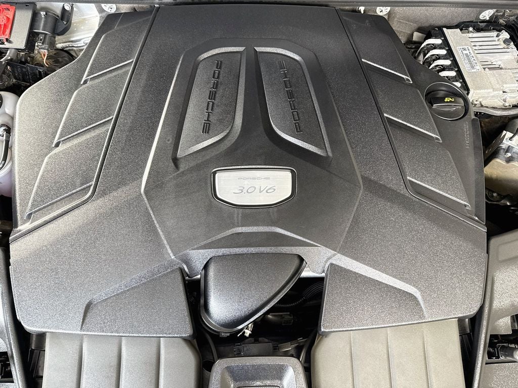 2023 Porsche Cayenne Platinum Edition