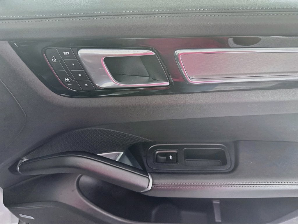 2023 Porsche Cayenne Turbo
