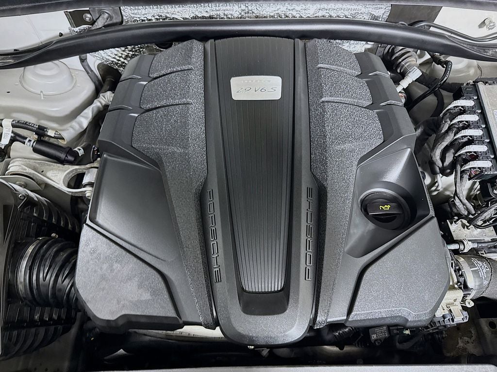 2022 Porsche Macan S