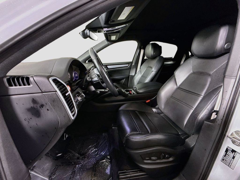 2023 Porsche Cayenne Coupe Platinum Edition