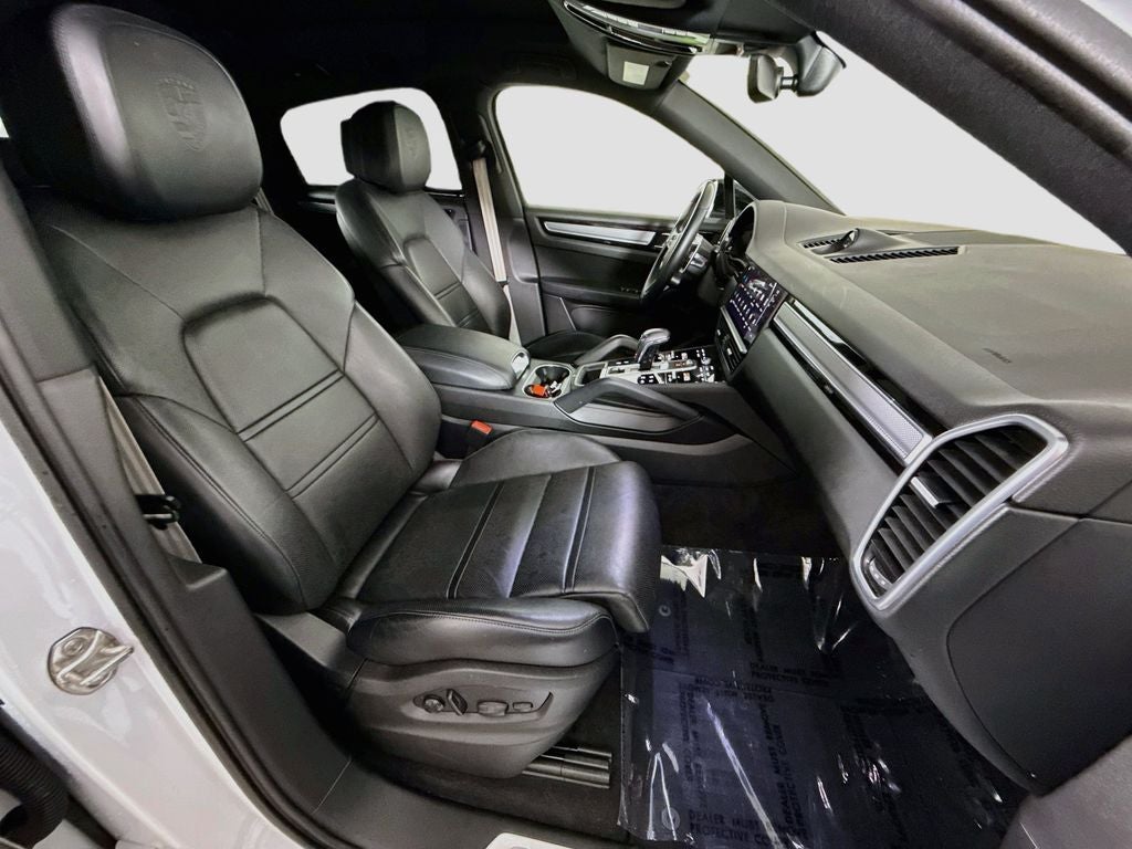 2023 Porsche Cayenne Coupe Platinum Edition