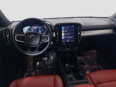 2019 Volvo XC40 Momentum