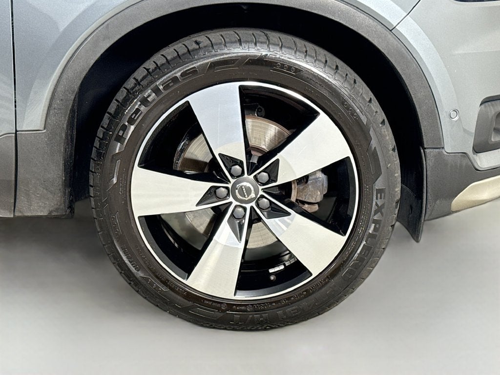 2019 Volvo XC40 Momentum
