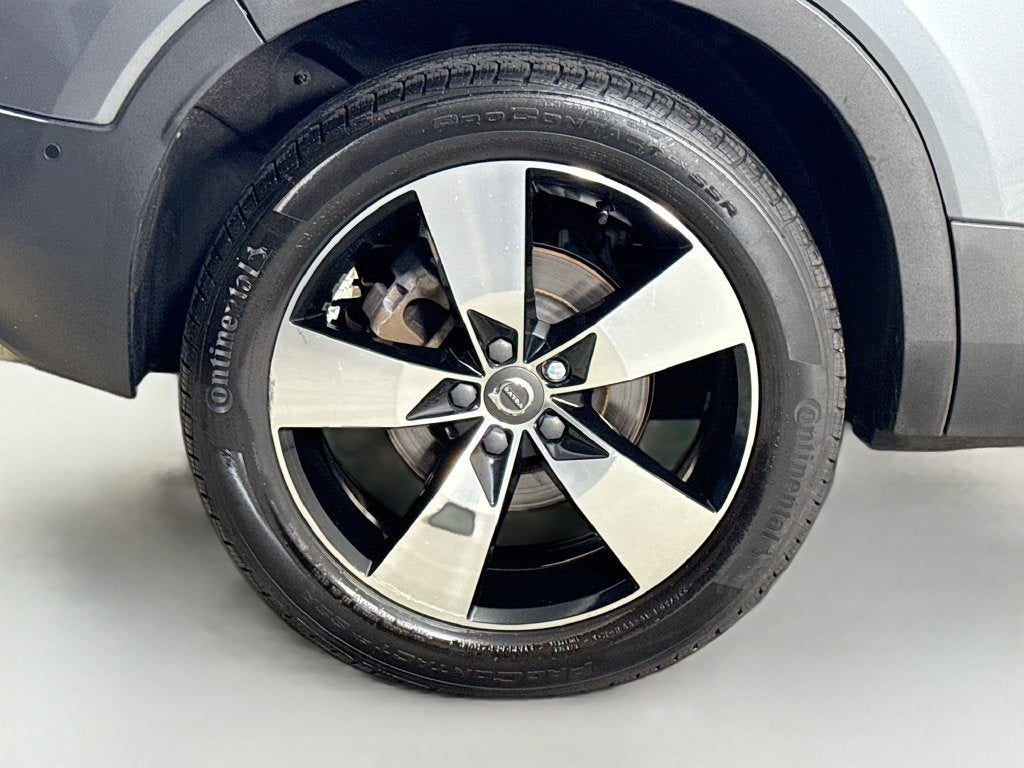 2019 Volvo XC40 Momentum