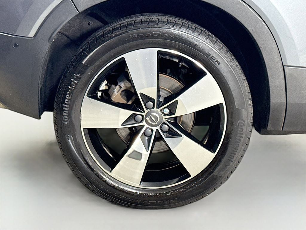 2019 Volvo XC40 Momentum