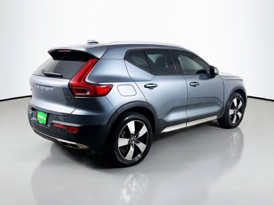 2019 Volvo XC40 Momentum