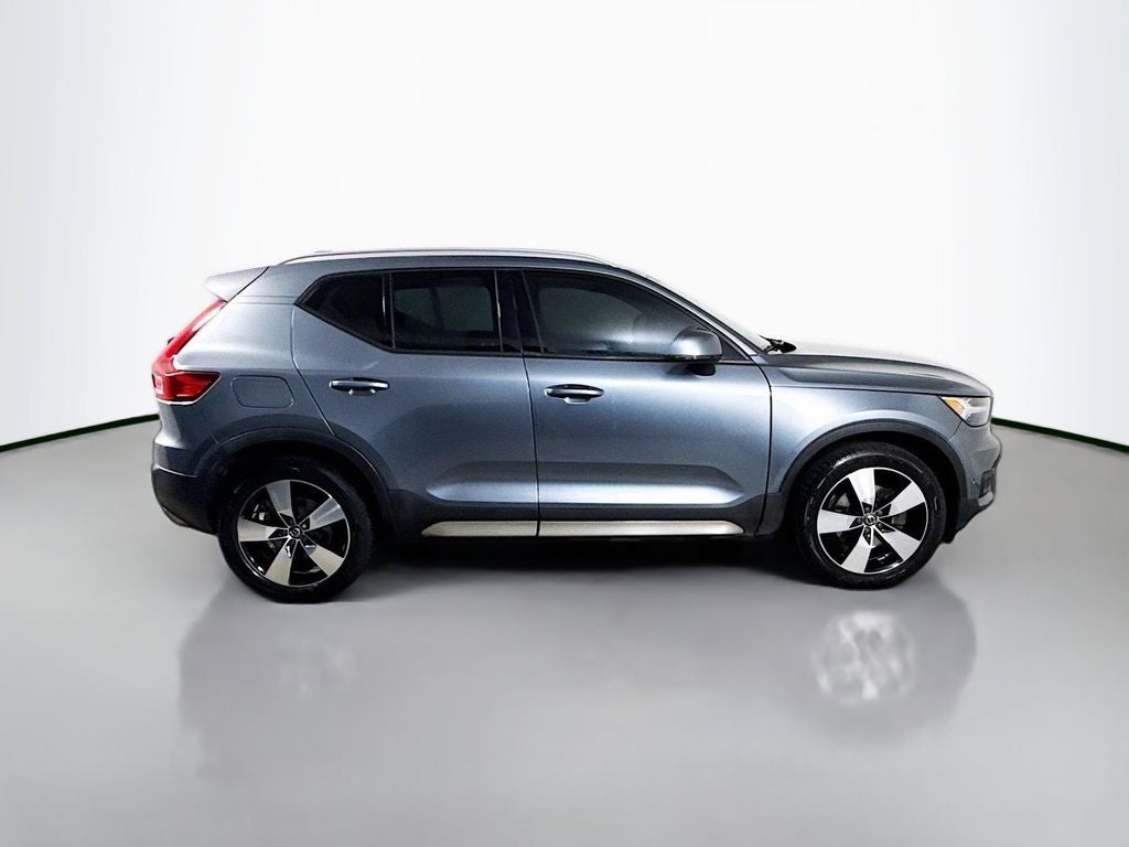 2019 Volvo XC40 Momentum