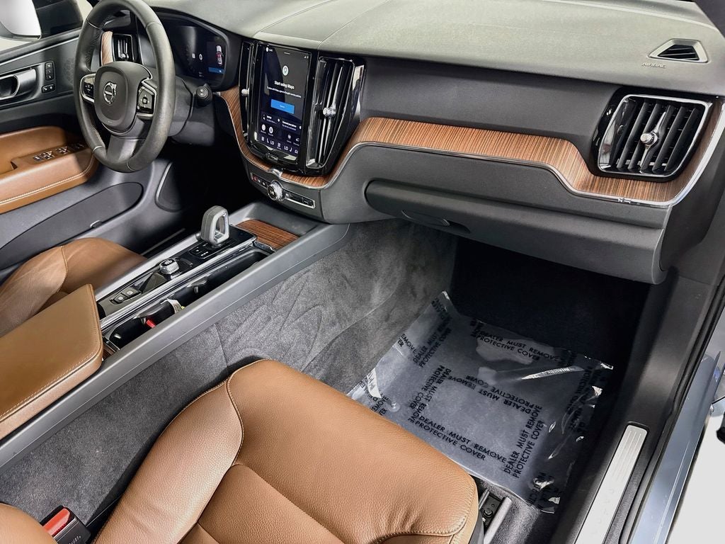 2023 Volvo XC60 B5 Plus Bright Theme