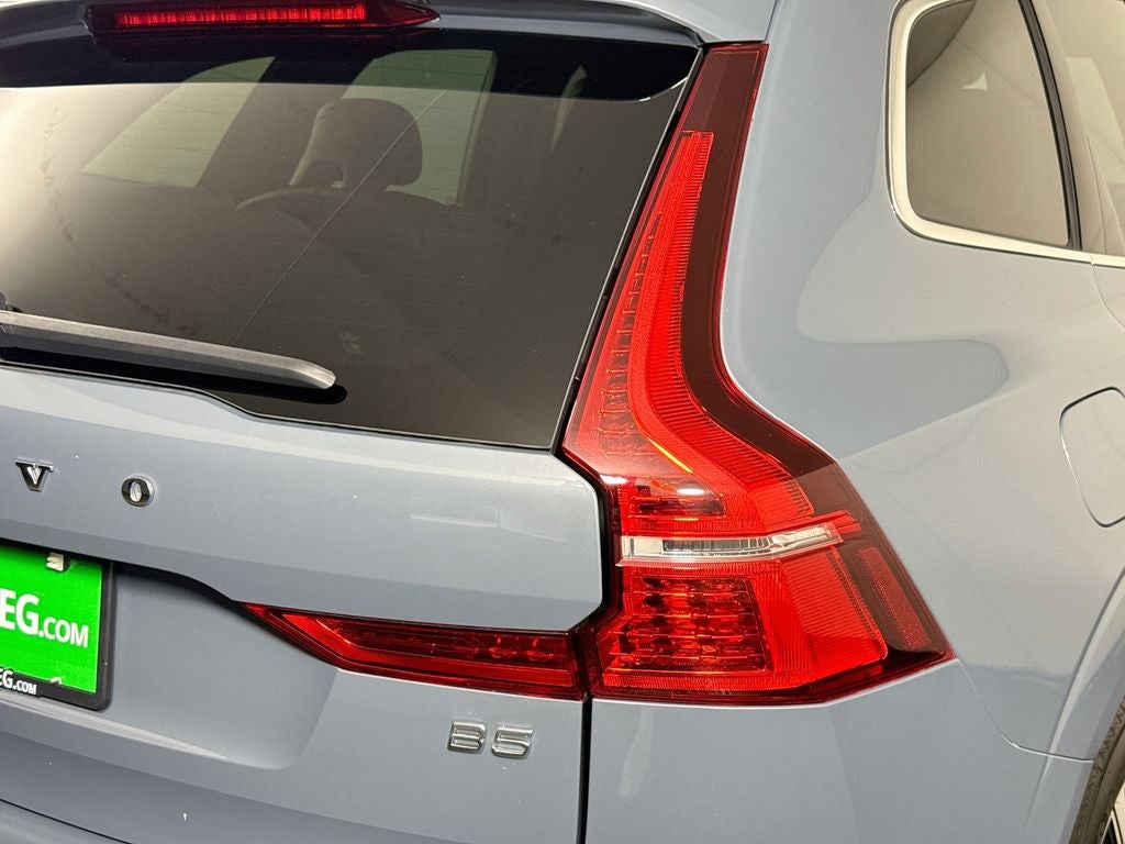 2023 Volvo XC60 B5 Plus Bright Theme