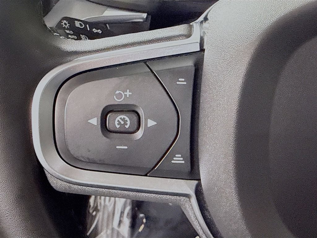 2023 Volvo XC60 B5 Core