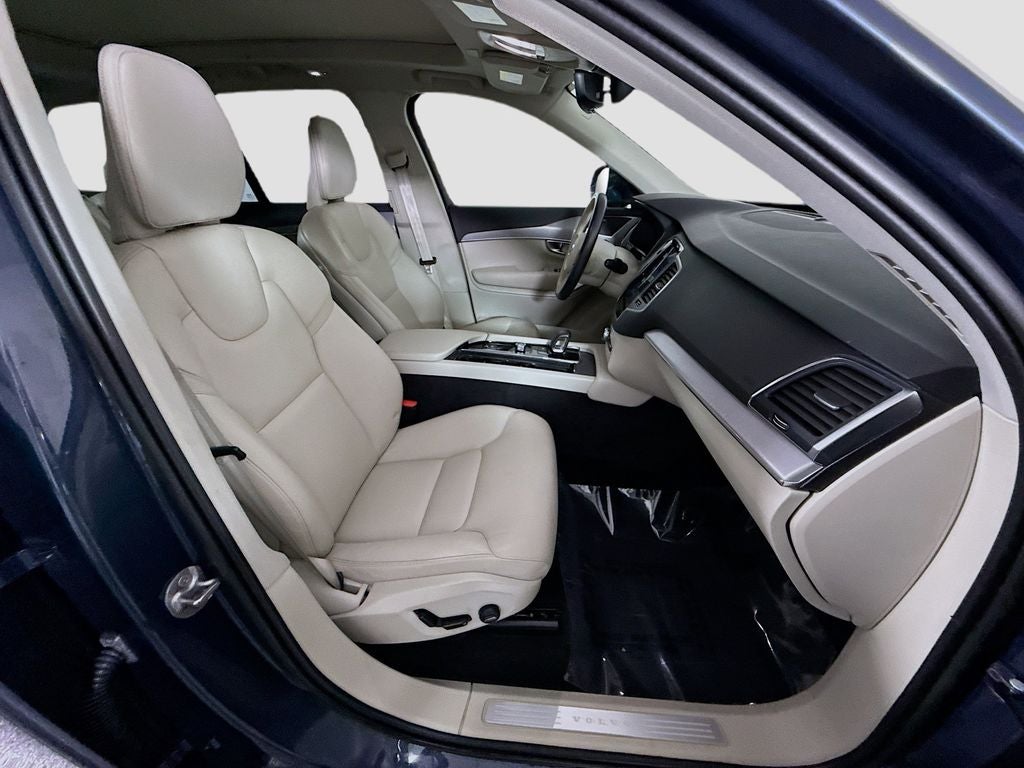 2023 Volvo XC90 B5 Core
