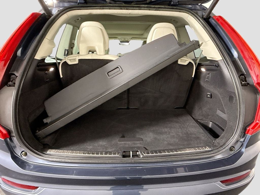2023 Volvo XC90 B5 Core