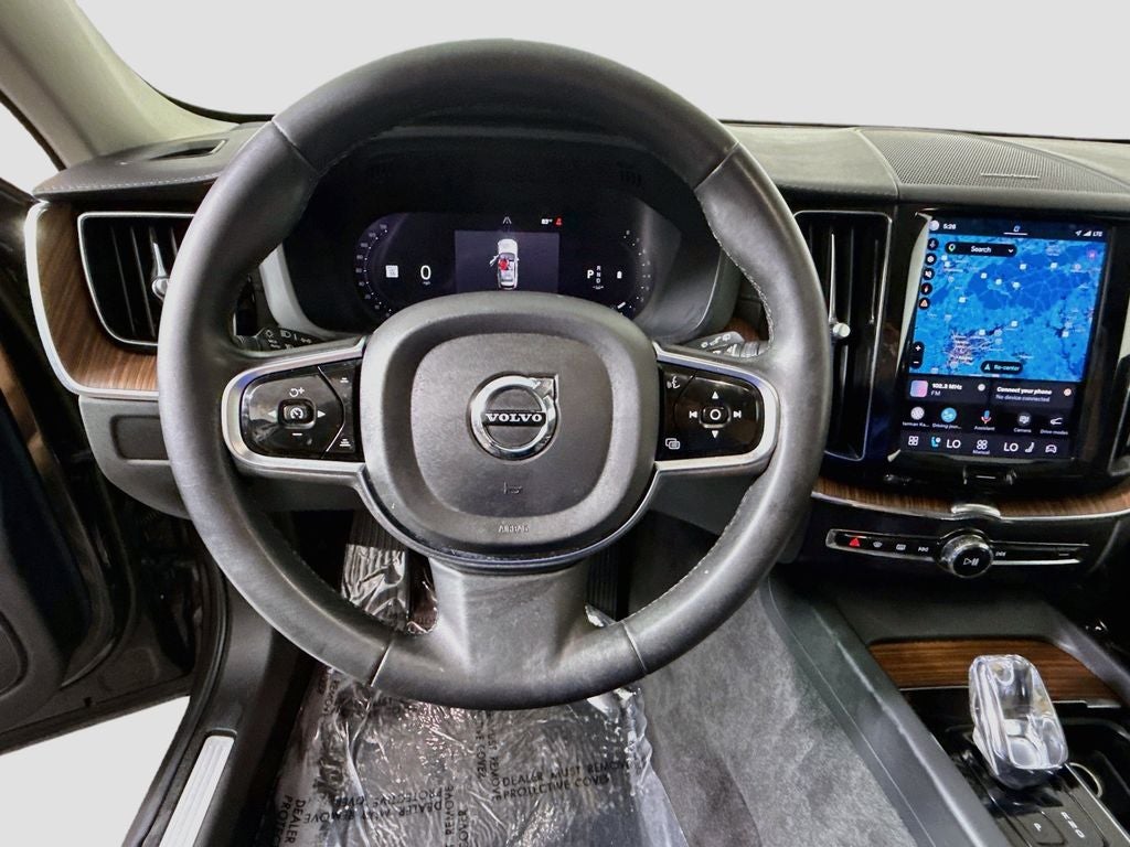 2023 Volvo XC60 B5 Ultimate Bright Theme