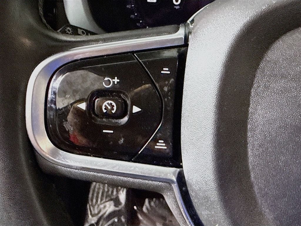 2023 Volvo XC60 B5 Ultimate Bright Theme