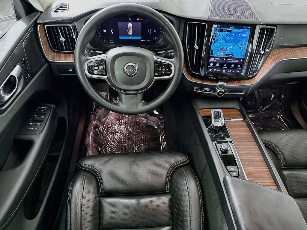 2023 Volvo XC60 B5 Ultimate Bright Theme
