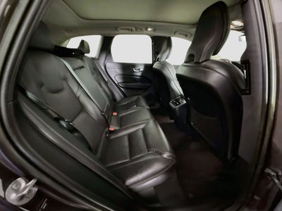 2023 Volvo XC60 B5 Ultimate Bright Theme
