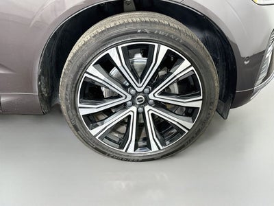 2023 Volvo XC60 B5 Ultimate Bright Theme