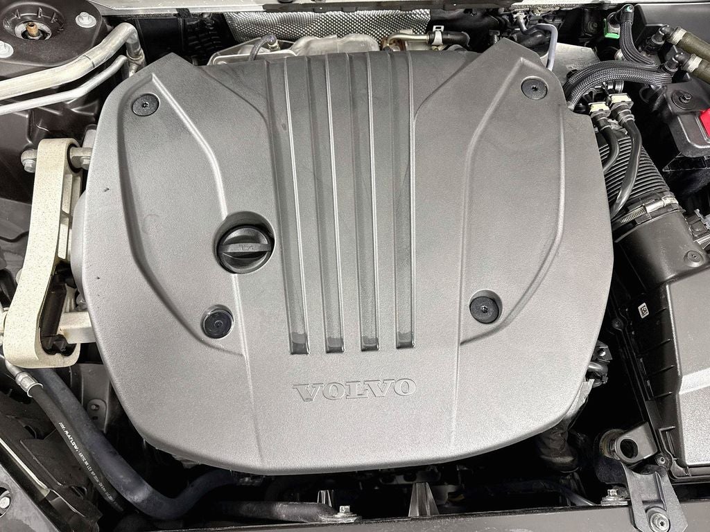 2023 Volvo XC60 B5 Ultimate Bright Theme