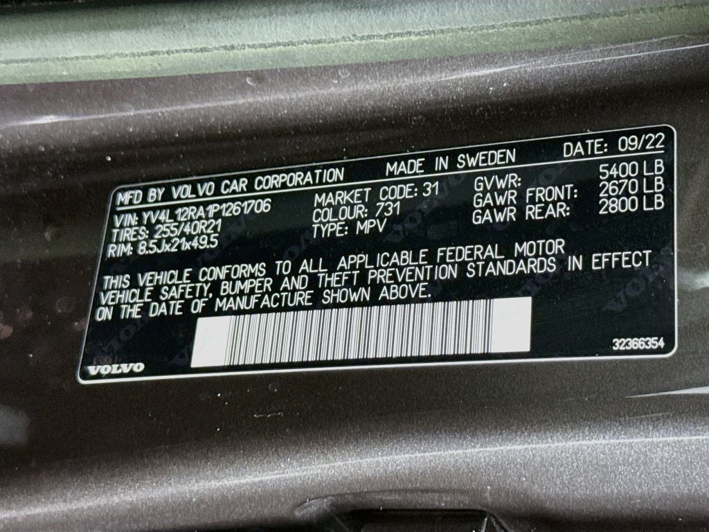 2023 Volvo XC60 B5 Ultimate Bright Theme