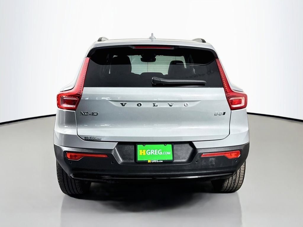 2026 Volvo XC40 B5 Plus