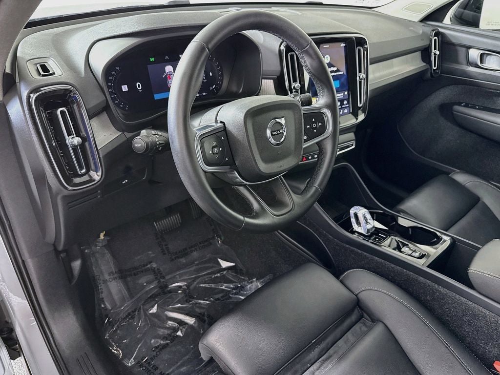 2026 Volvo XC40 B5 Plus