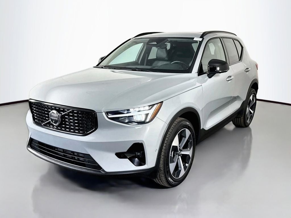 2026 Volvo XC40 B5 Plus