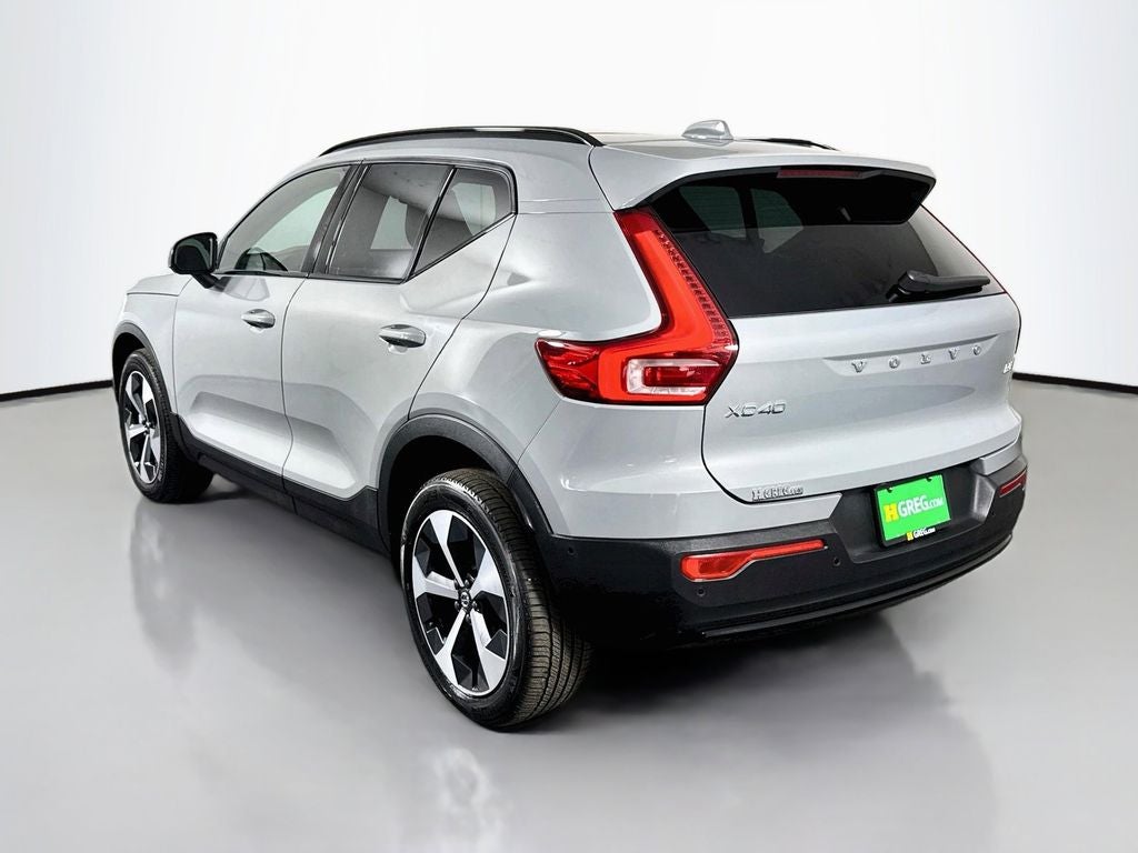 2026 Volvo XC40 B5 Plus