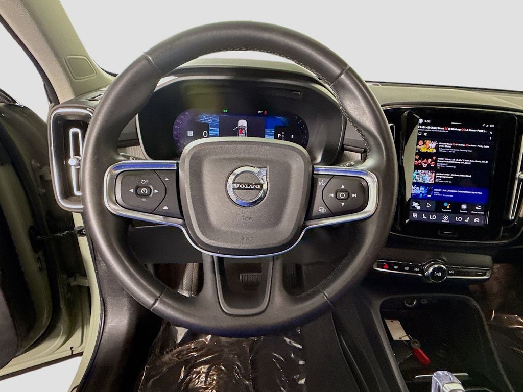 2023 Volvo XC40 B5 Plus Bright Theme