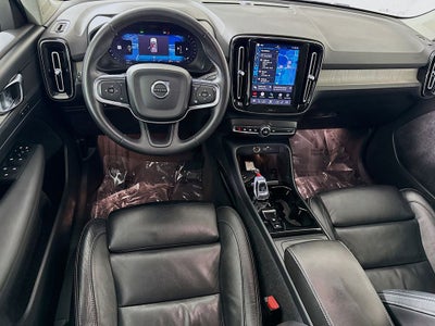 2023 Volvo XC40 B5 Plus Bright Theme