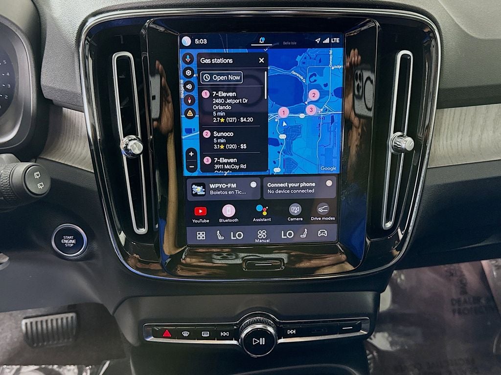 2023 Volvo XC40 B5 Plus Bright Theme
