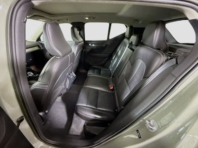 2023 Volvo XC40 B5 Plus Bright Theme